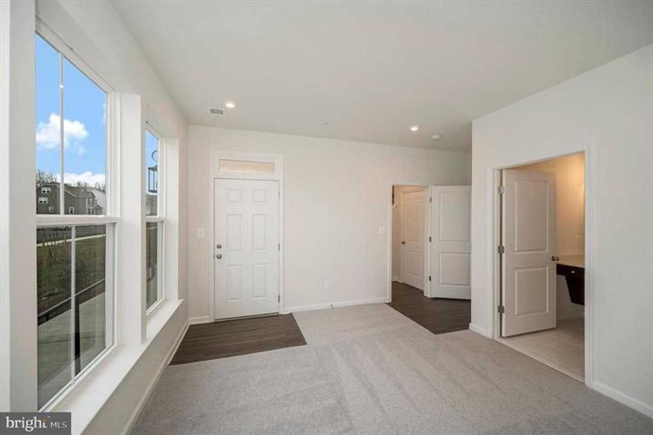 255 Aspen Rd - Photo 4 of 27