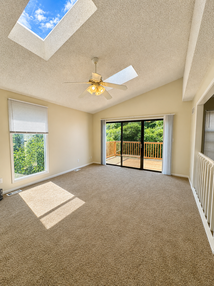 324 Ne Cedar Ct - Photo 2 of 22