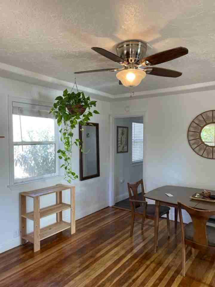 1335 Willis St - Photo 4 of 20