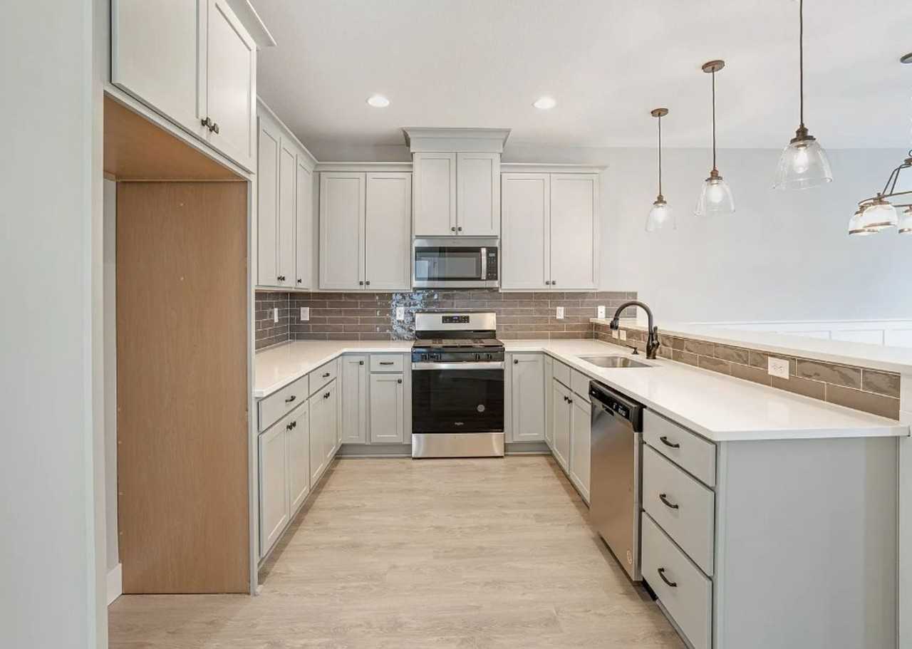 9540 N Allegheny Ave - Photo 4 of 13