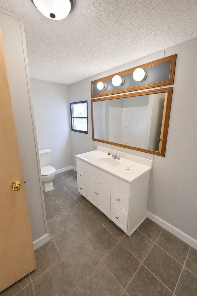 1433 Hickory Valley Rd - Photo 2 of 8