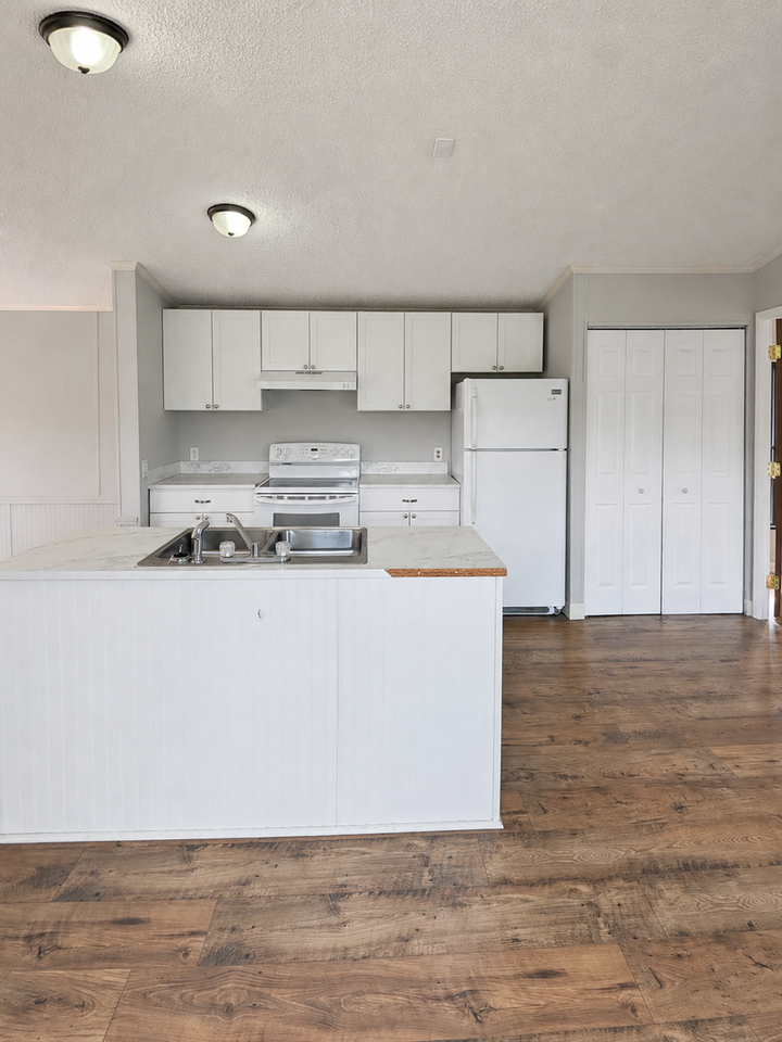 1433 Hickory Valley Rd - Photo 4 of 8