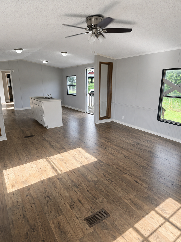 1433 Hickory Valley Rd - Photo 5 of 8