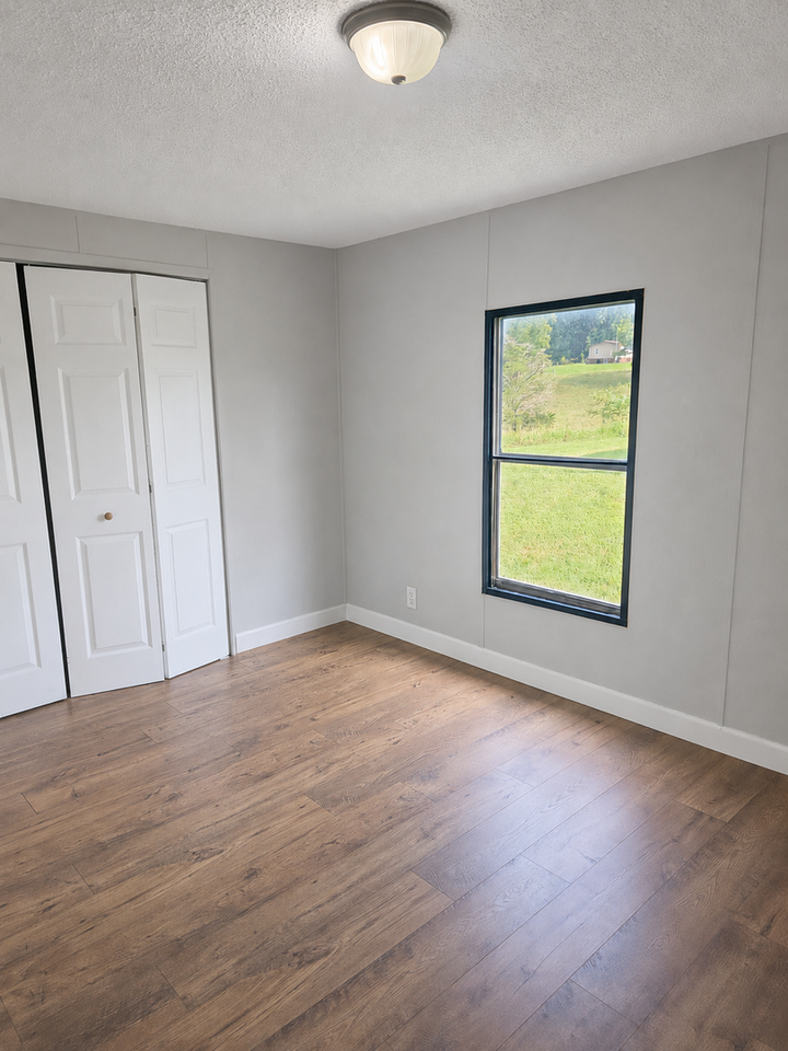 1433 Hickory Valley Rd - Photo 7 of 8