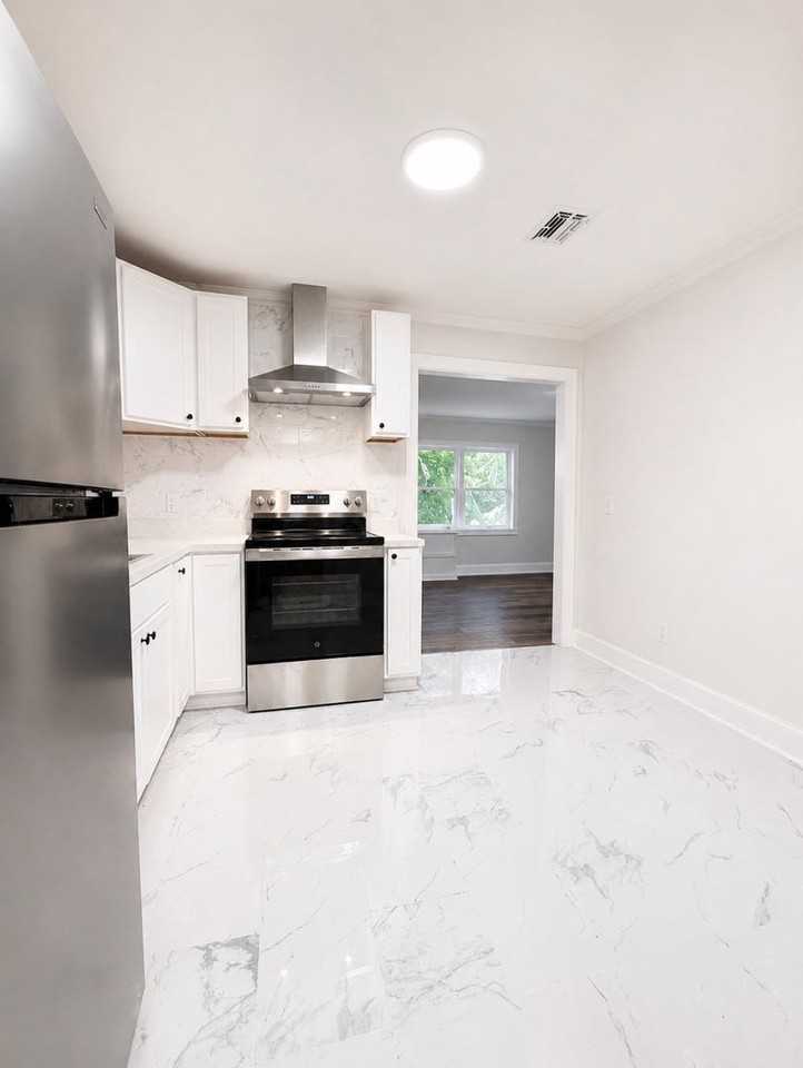 975 Green Ridge Rd - Photo 4 of 20