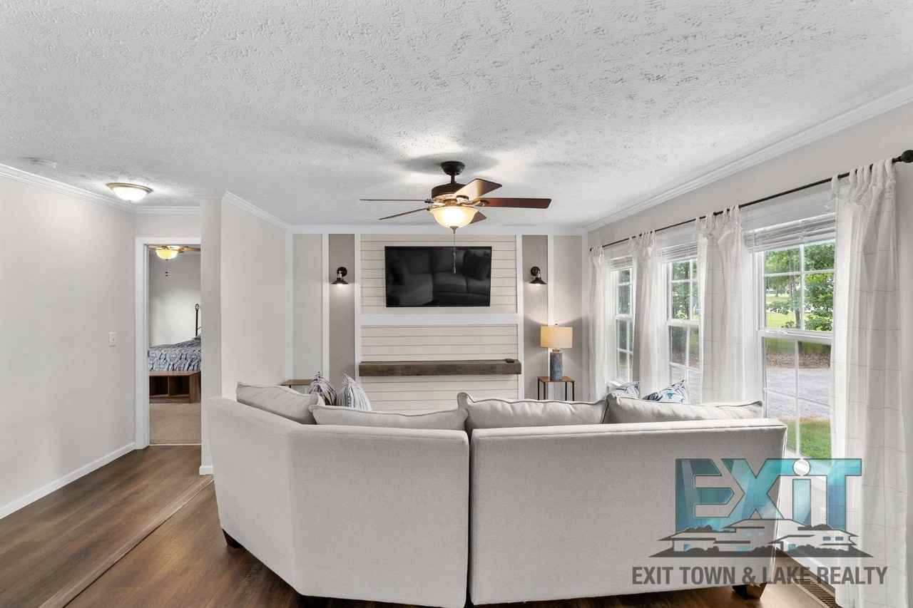 505 Almond Ct - Photo 3 of 34