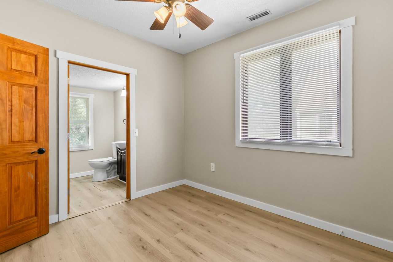 125 E Charles St - Photo 7 of 30