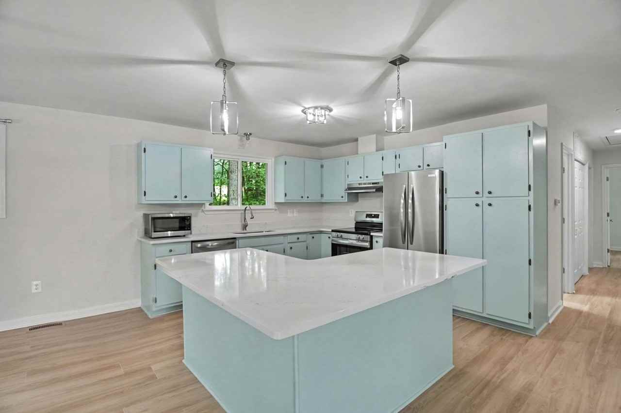 201 Birchside Cir - Photo 7 of 30