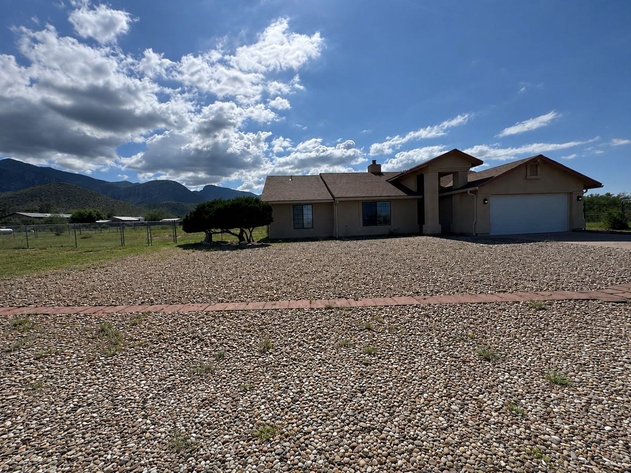 3821 E Keeling Rd - Photo 2 of 23