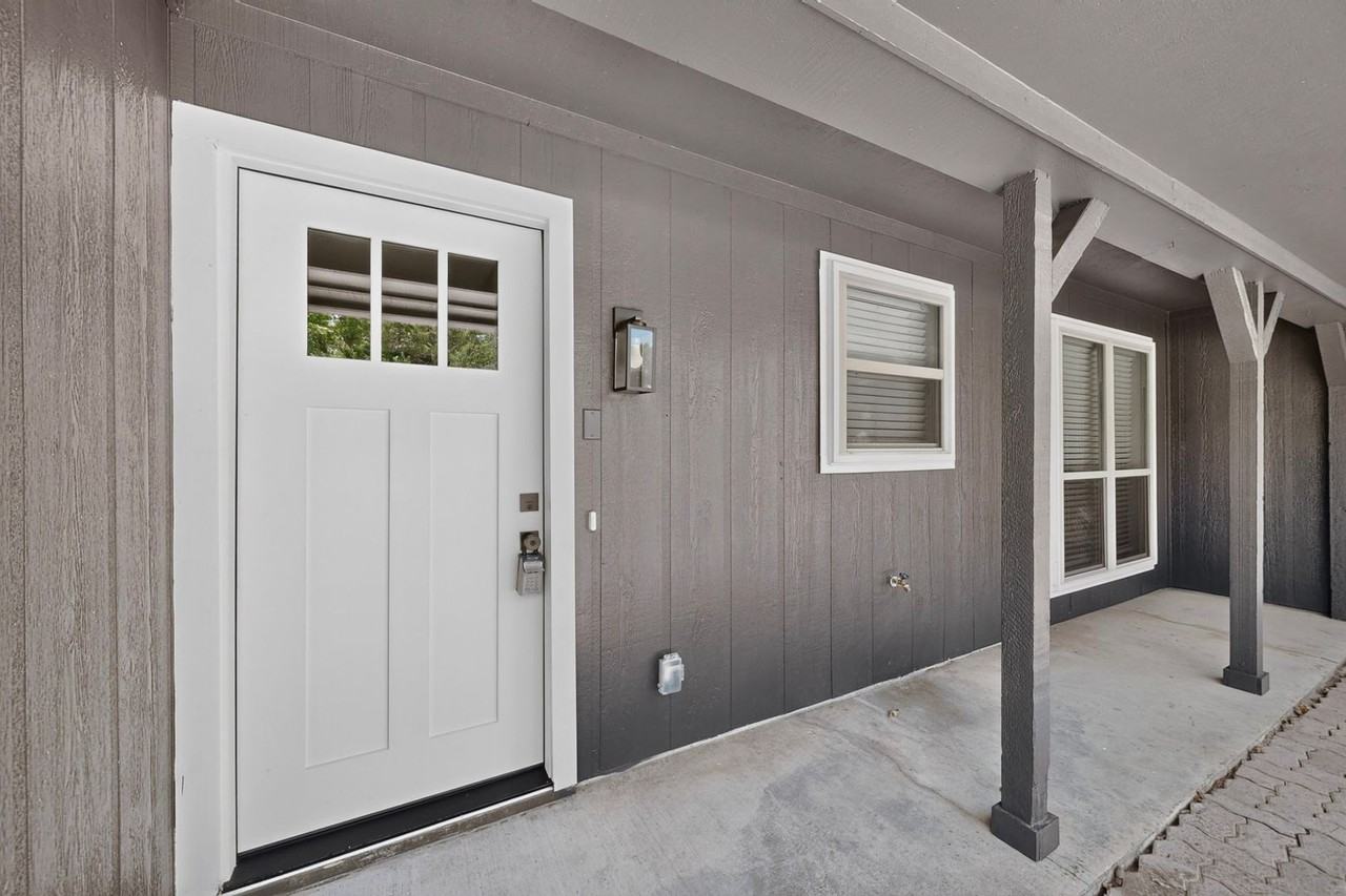 2919 Panhandle Dr - Photo 4 of 45