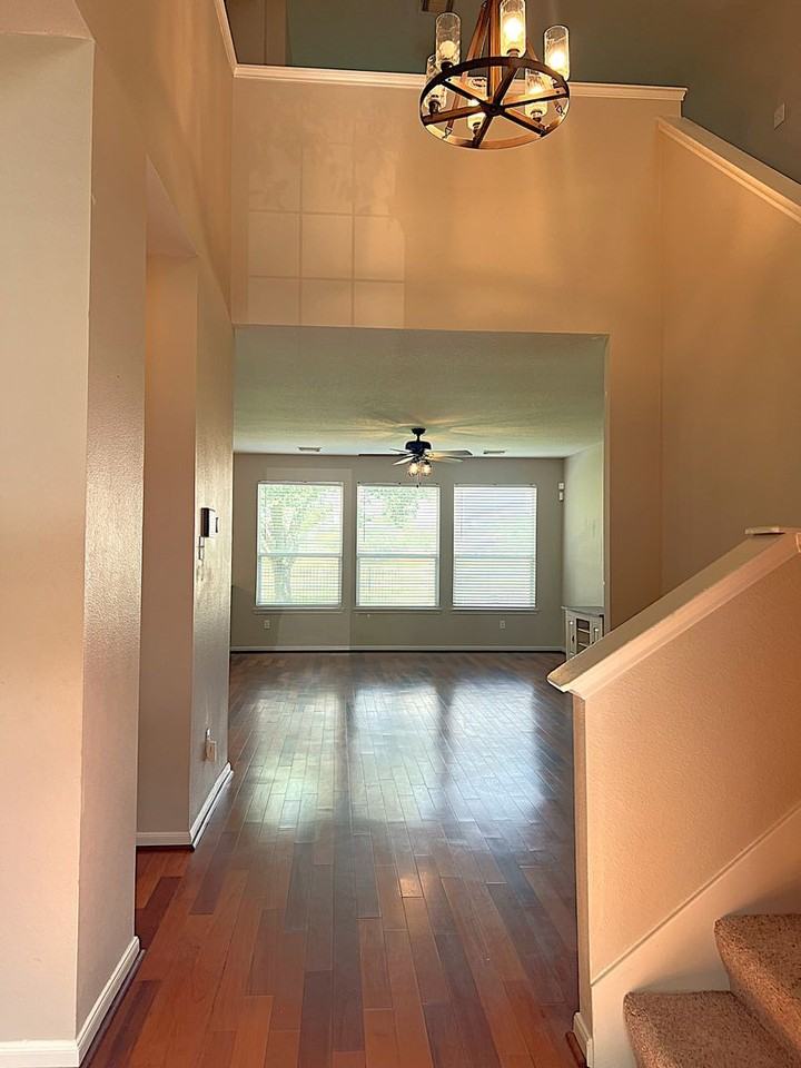 10634 Lyndon Meadows Dr - Photo 2 of 40
