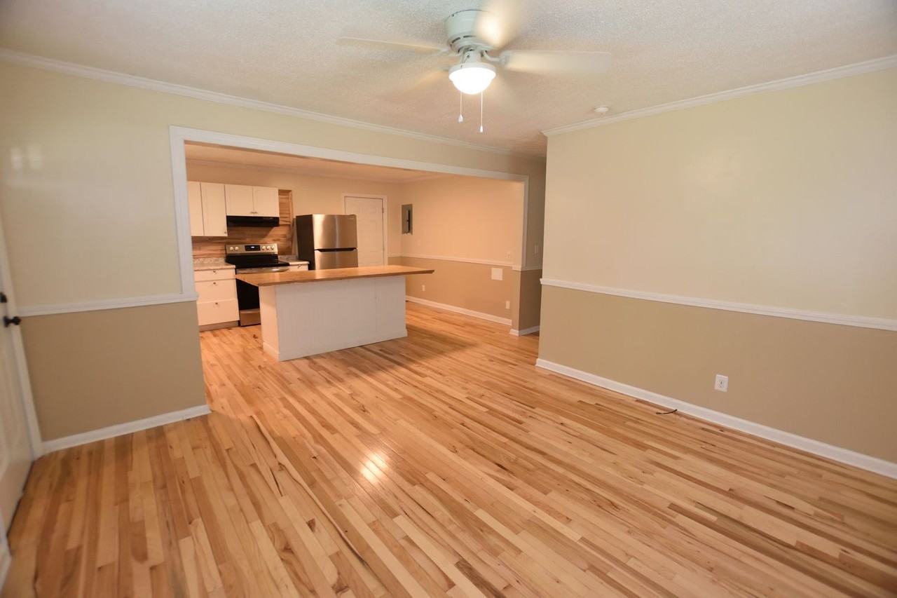 1581 Charter Dr - Photo 4 of 14