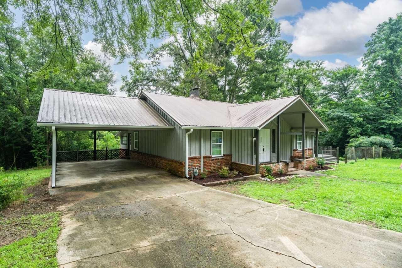 525 Crumley Chapel Rd - Photo 2 of 27