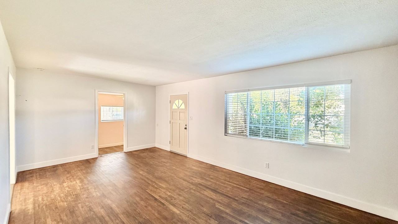 1280 Alturas Rd - Photo 5 of 38