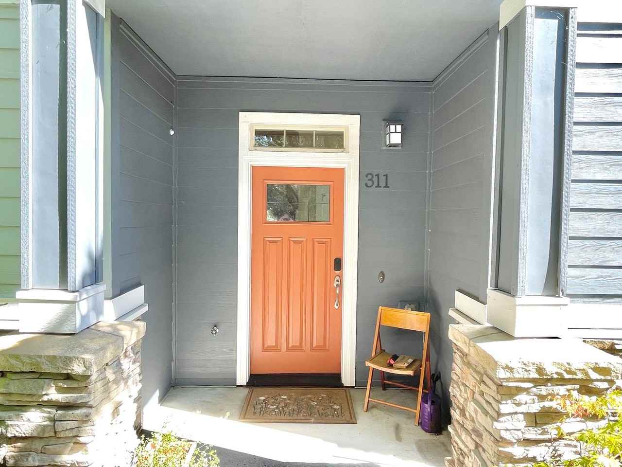 311 Ne Bryant St - Photo 2 of 22