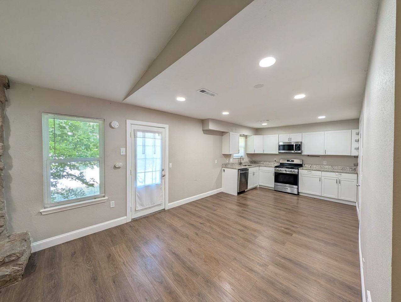 1604 S Redbud Pl - Photo 3 of 13