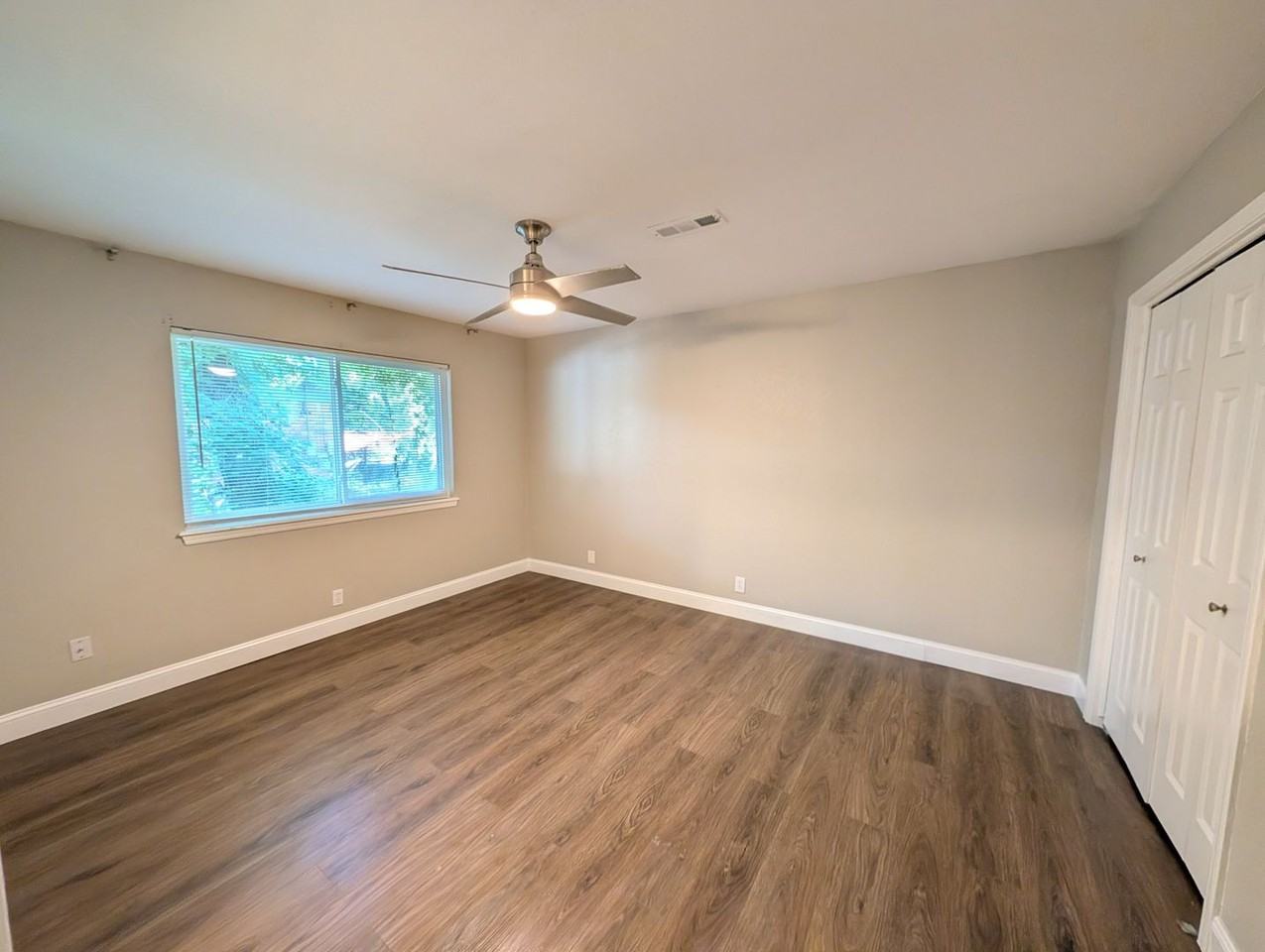 1604 S Redbud Pl - Photo 6 of 13