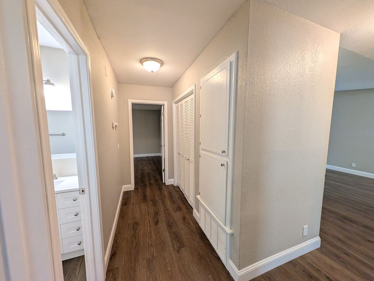1604 S Redbud Pl - Photo 7 of 13