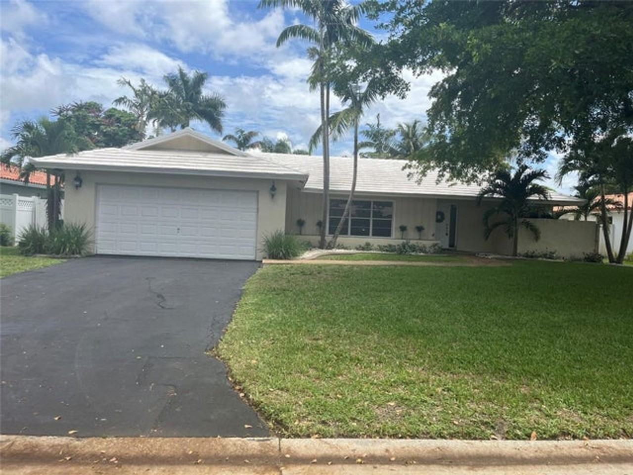 10734 Nw 17th Mnr - Photo 4 of 10