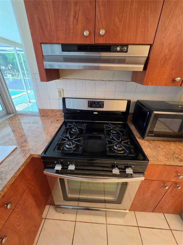 7590 Nw 20th Ct - Photo 2 of 19