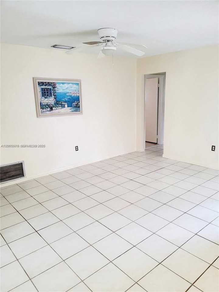 7590 Nw 20th Ct - Photo 7 of 19
