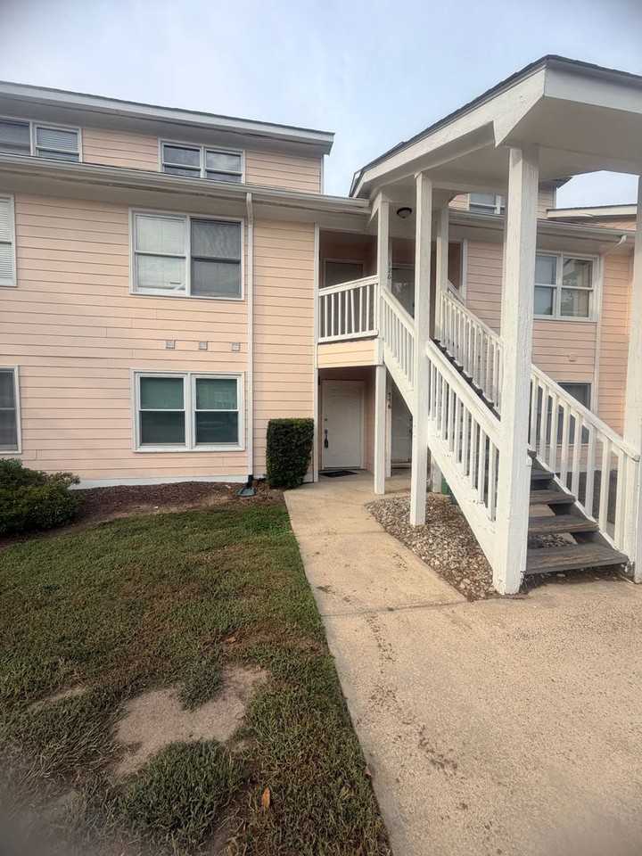 1850 Atlantic Dr - Photo 2 of 25