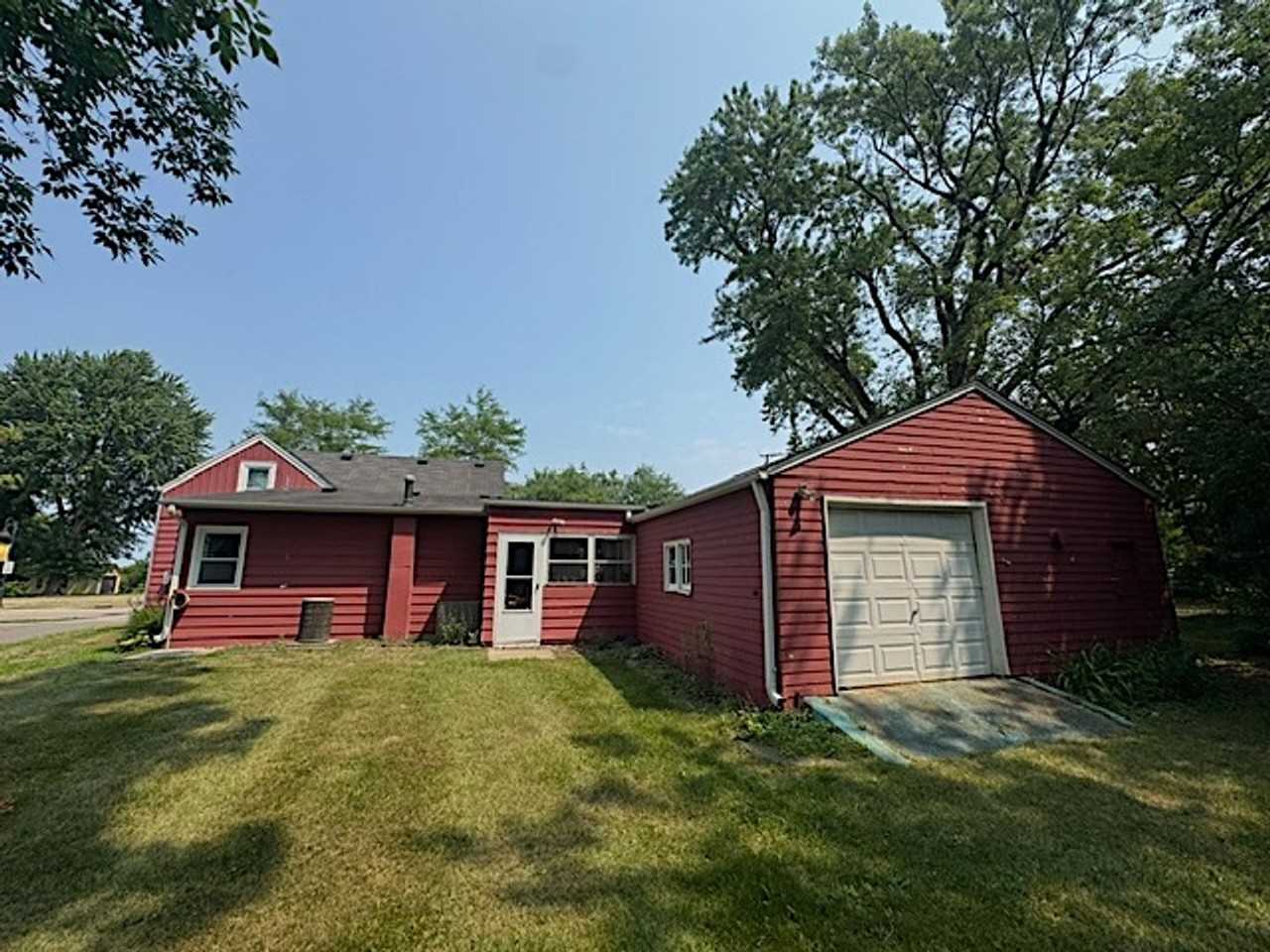 205 Hamel Rd - Photo 4 of 15