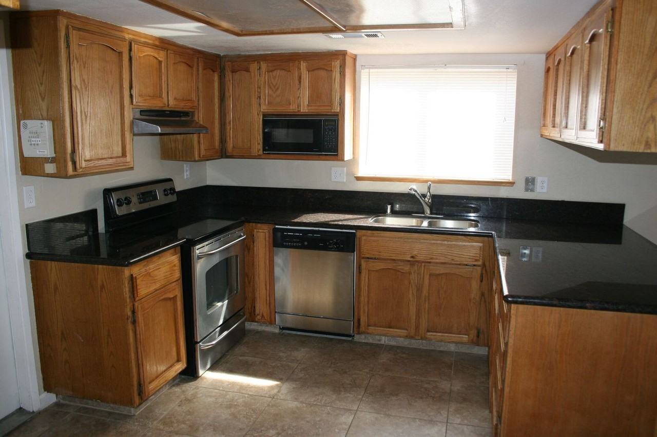 4615 Gardenwood Ln - Photo 3 of 16