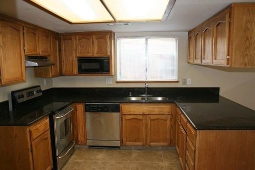 4615 Gardenwood Ln - Photo 4 of 16