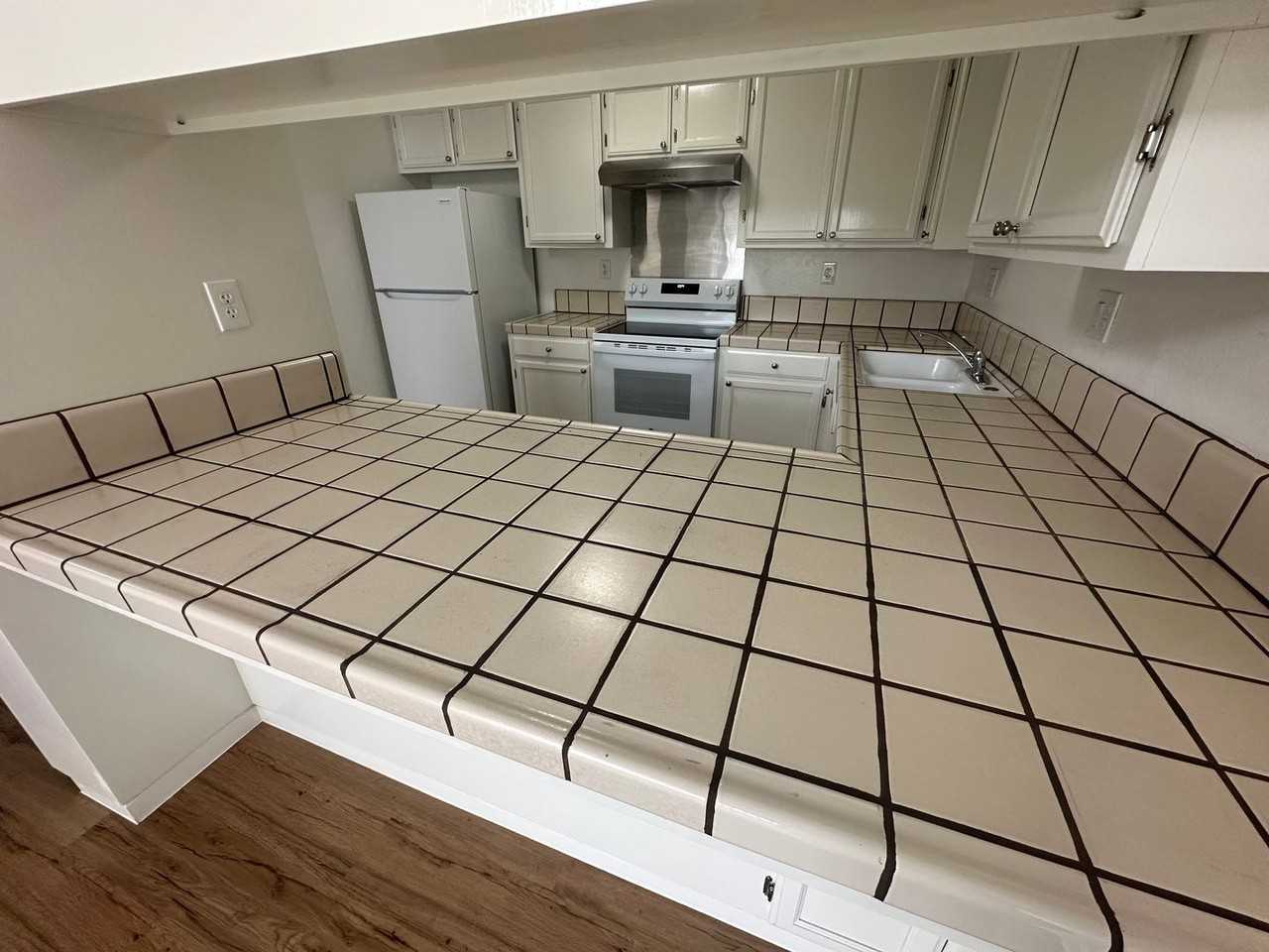 547 De Leon Dr - Photo 3 of 40