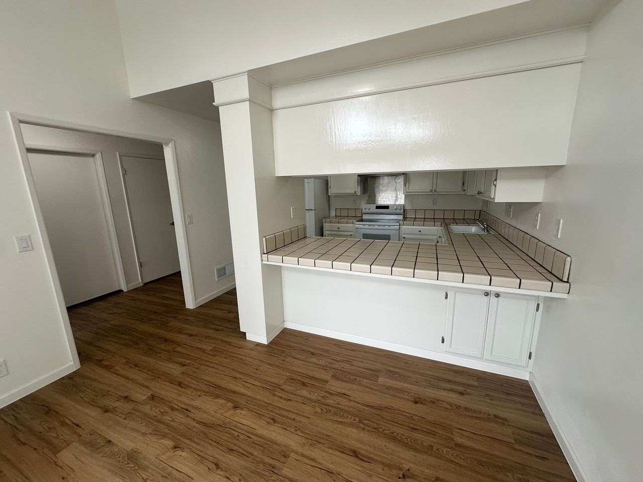 547 De Leon Dr - Photo 4 of 40