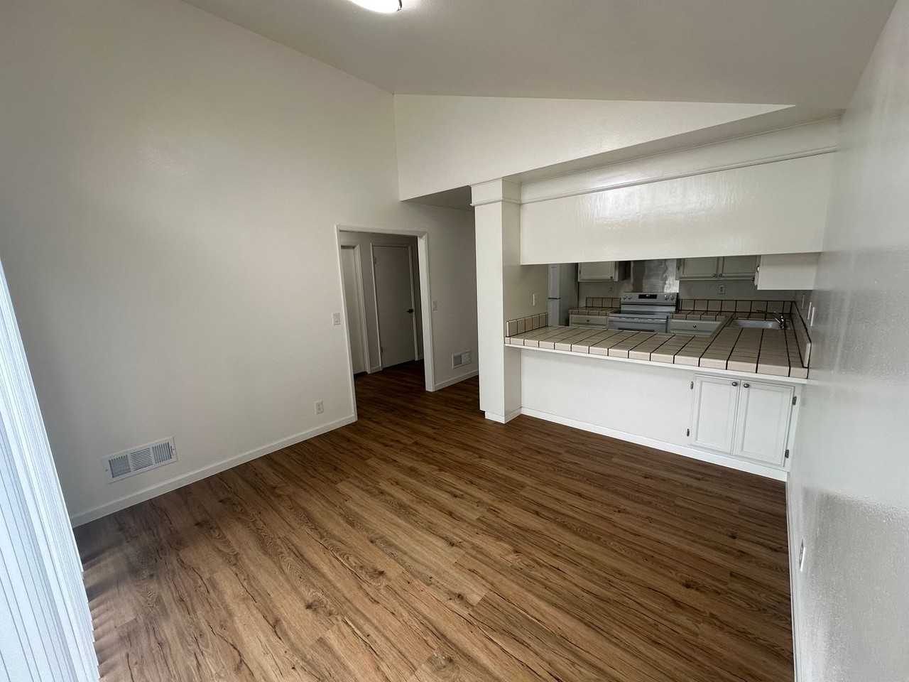 547 De Leon Dr - Photo 6 of 40
