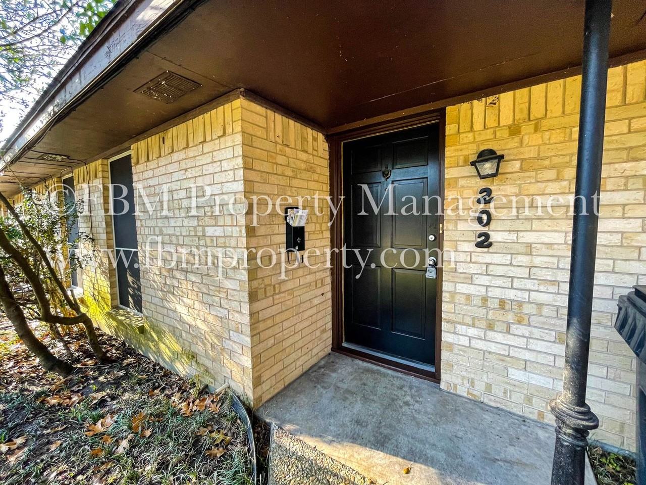 202 N 23 1/2 St - Photo 3 of 13