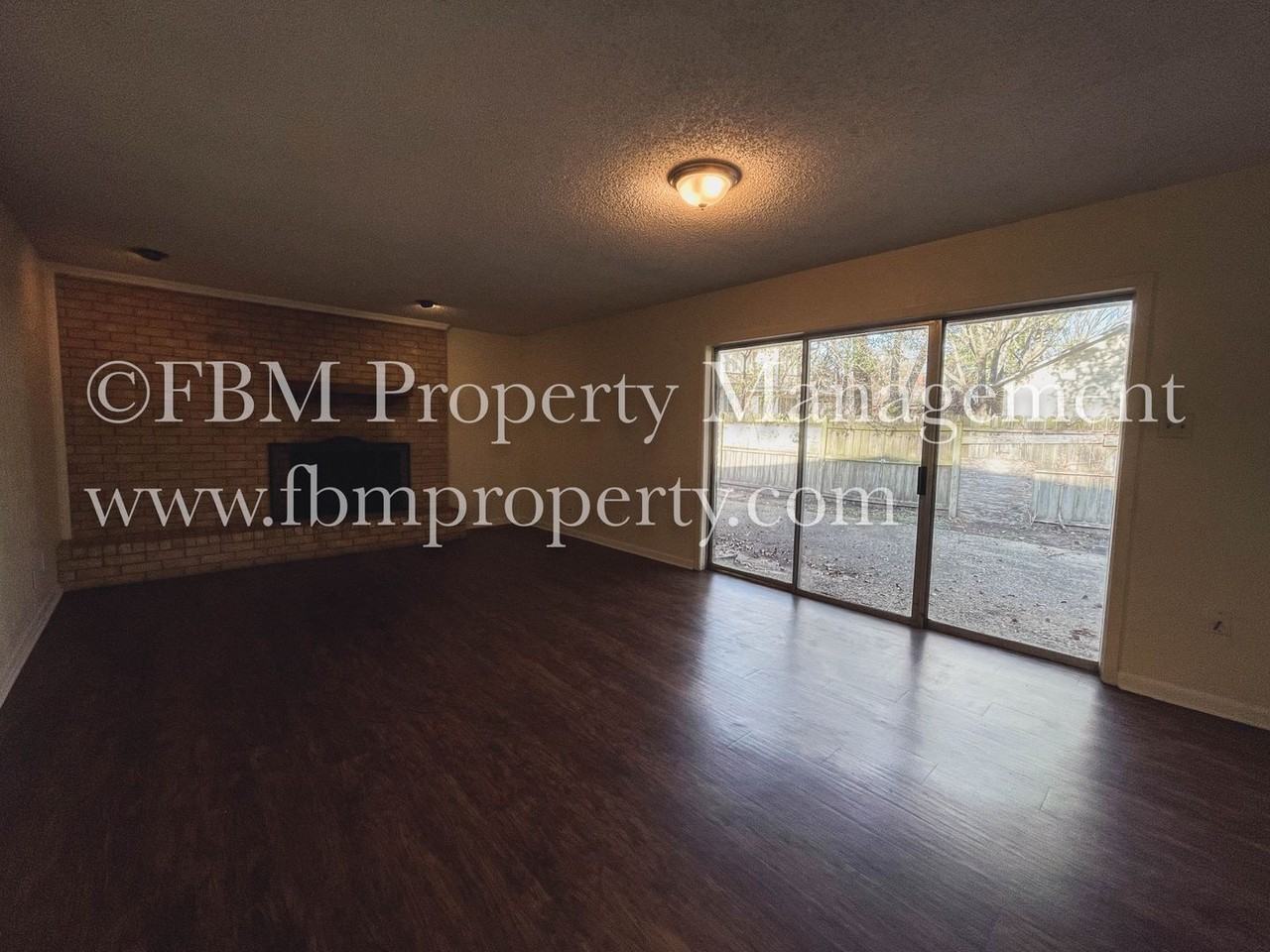 202 N 23 1/2 St - Photo 4 of 13