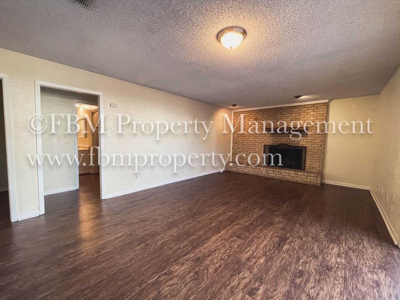 202 N 23 1/2 St - Photo 5 of 13