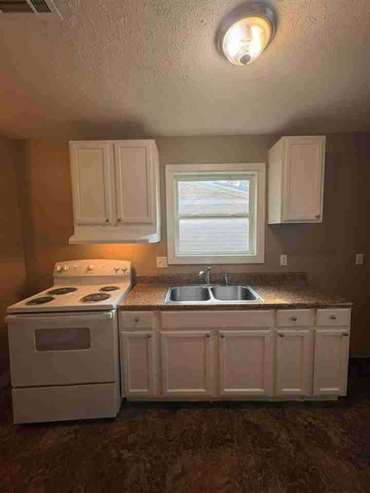 108 Ed Dr #108 - Photo 2 of 8