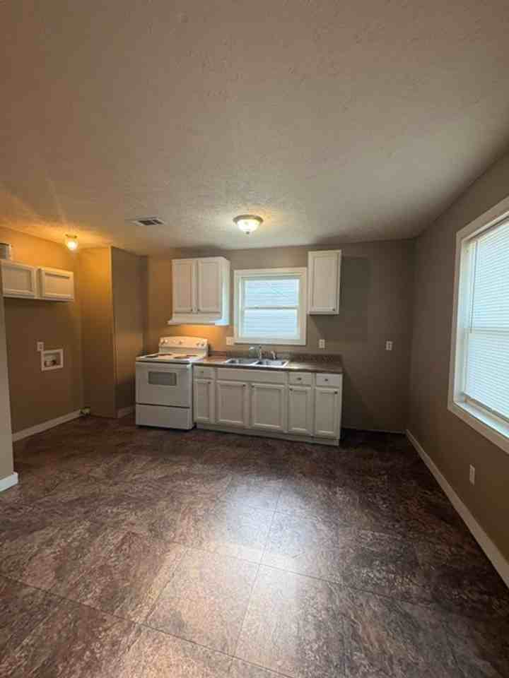 108 Ed Dr #108 - Photo 3 of 8
