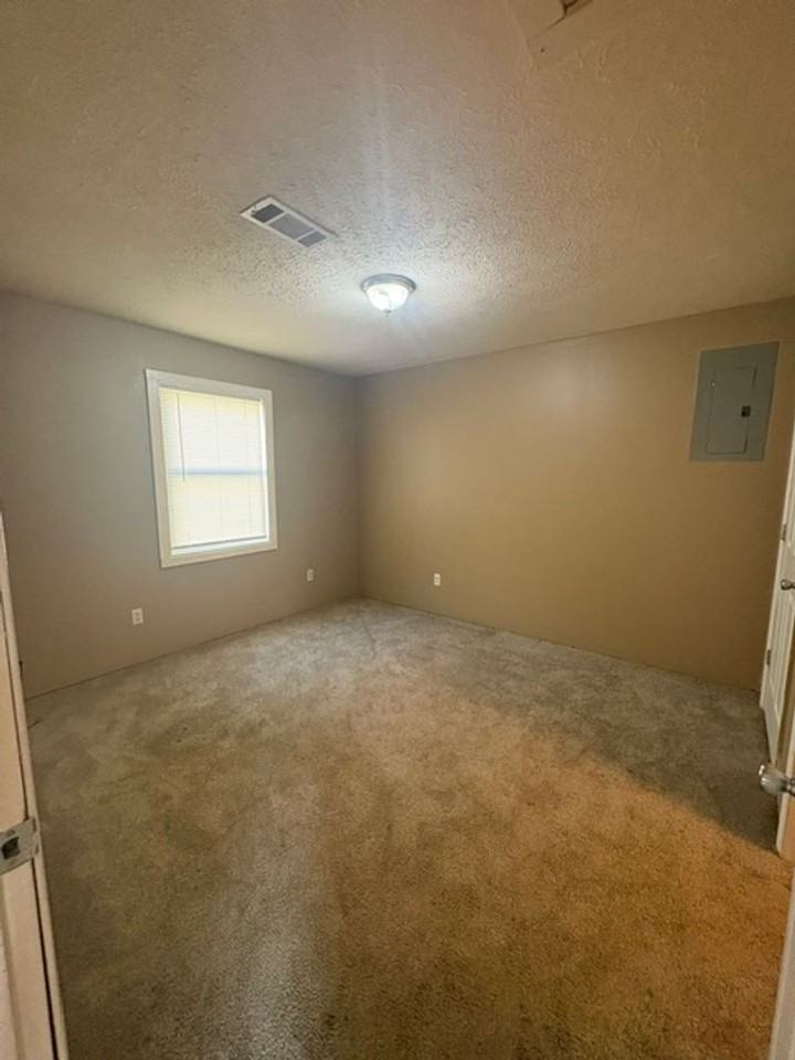 108 Ed Dr #108 - Photo 4 of 8