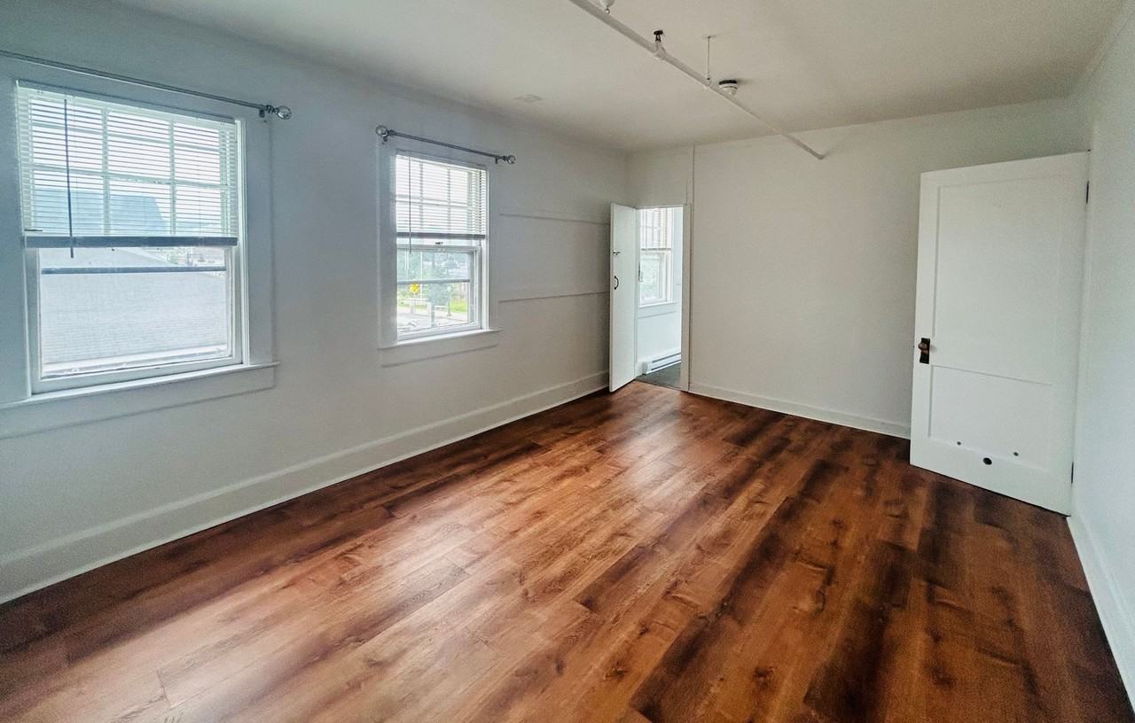 58 Main St - Photo 4 of 12