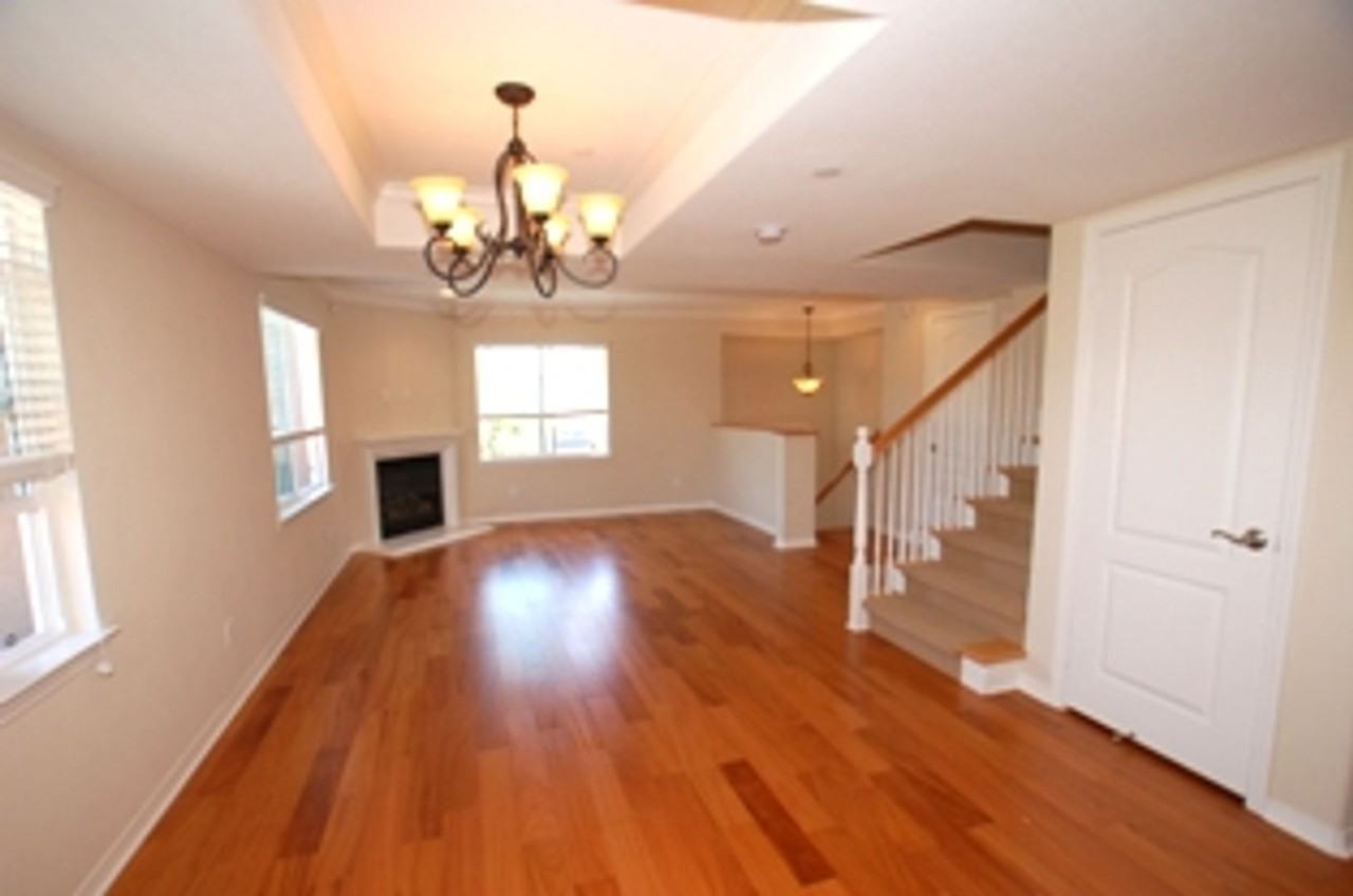 1045 Loretta Ln - Photo 2 of 20