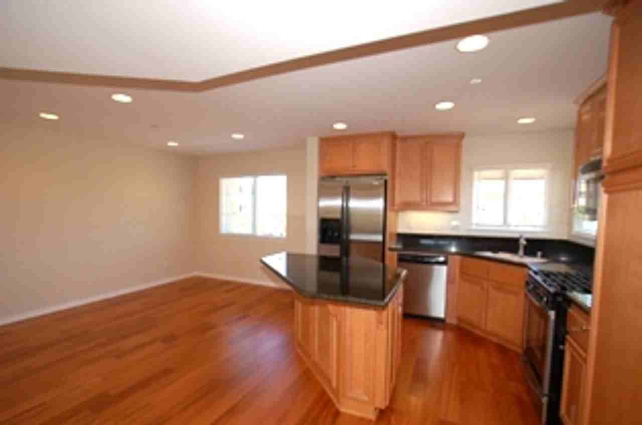 1045 Loretta Ln - Photo 6 of 20