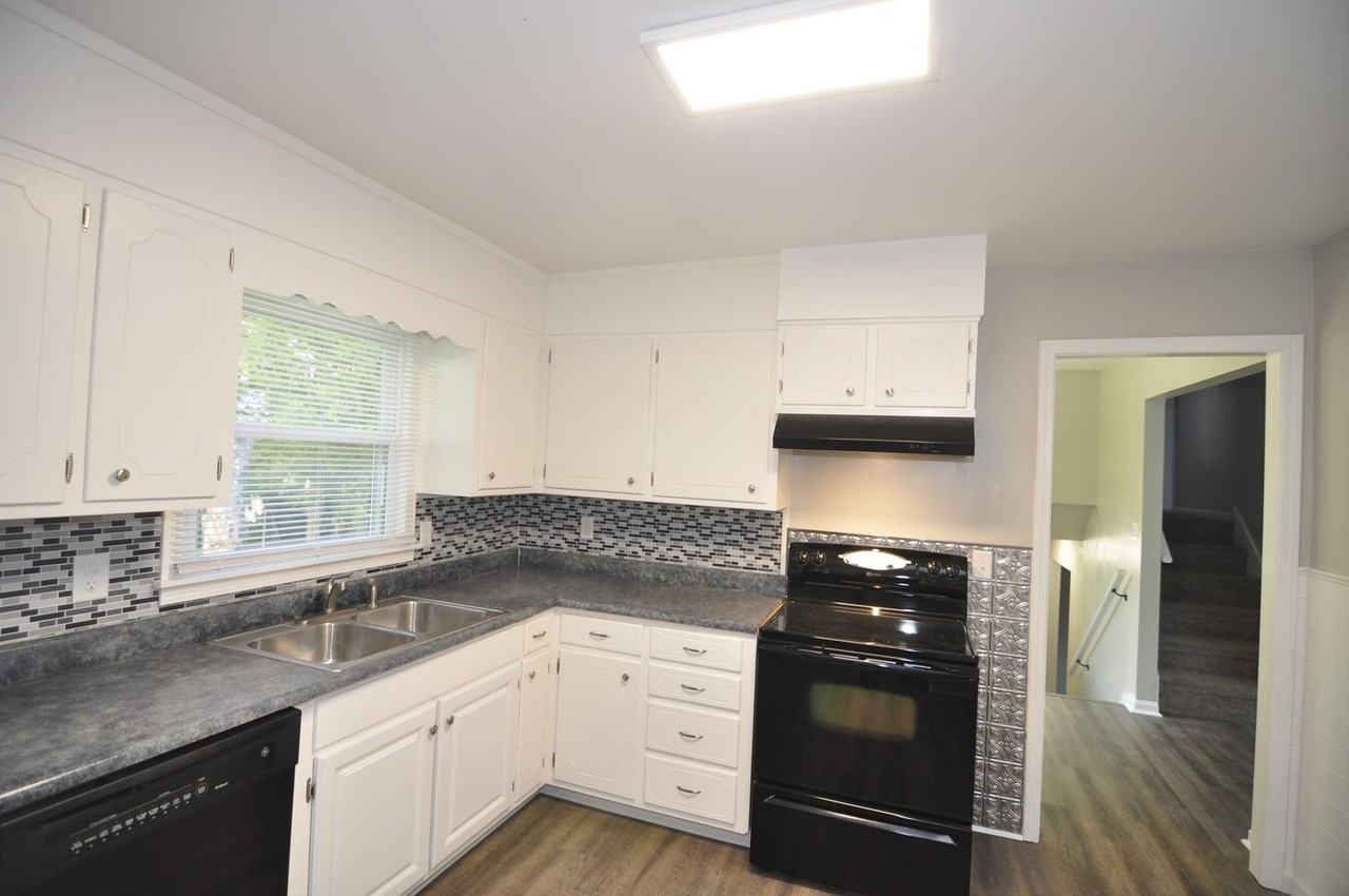 2816 Broadview Dr Nw - Photo 2 of 15