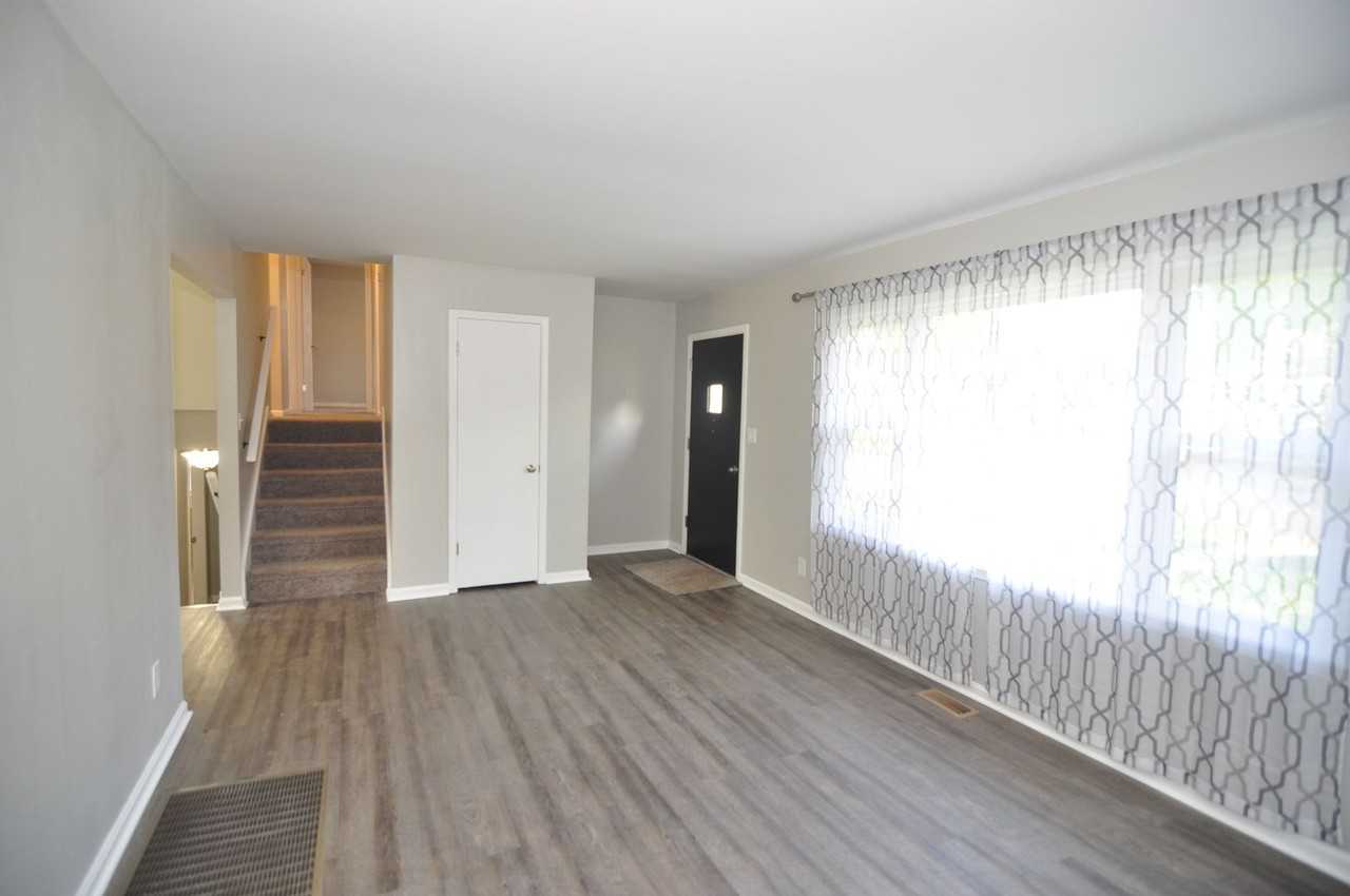 2816 Broadview Dr Nw - Photo 3 of 15