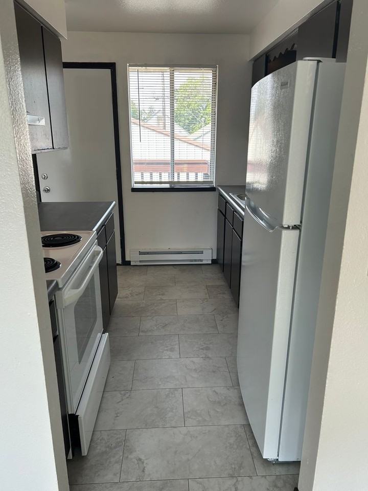 3921 N Napa St - Photo 6 of 13