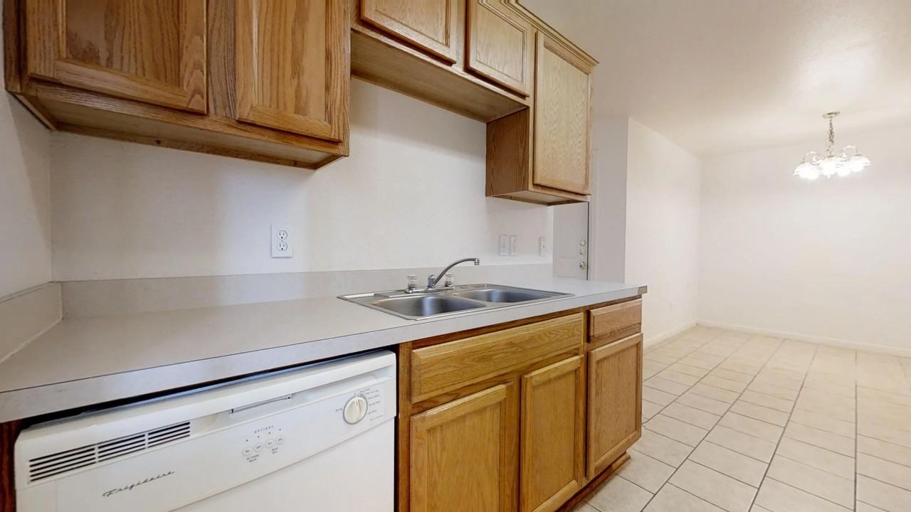 316 Cedar Ridge Dr #B - Photo 5 of 19