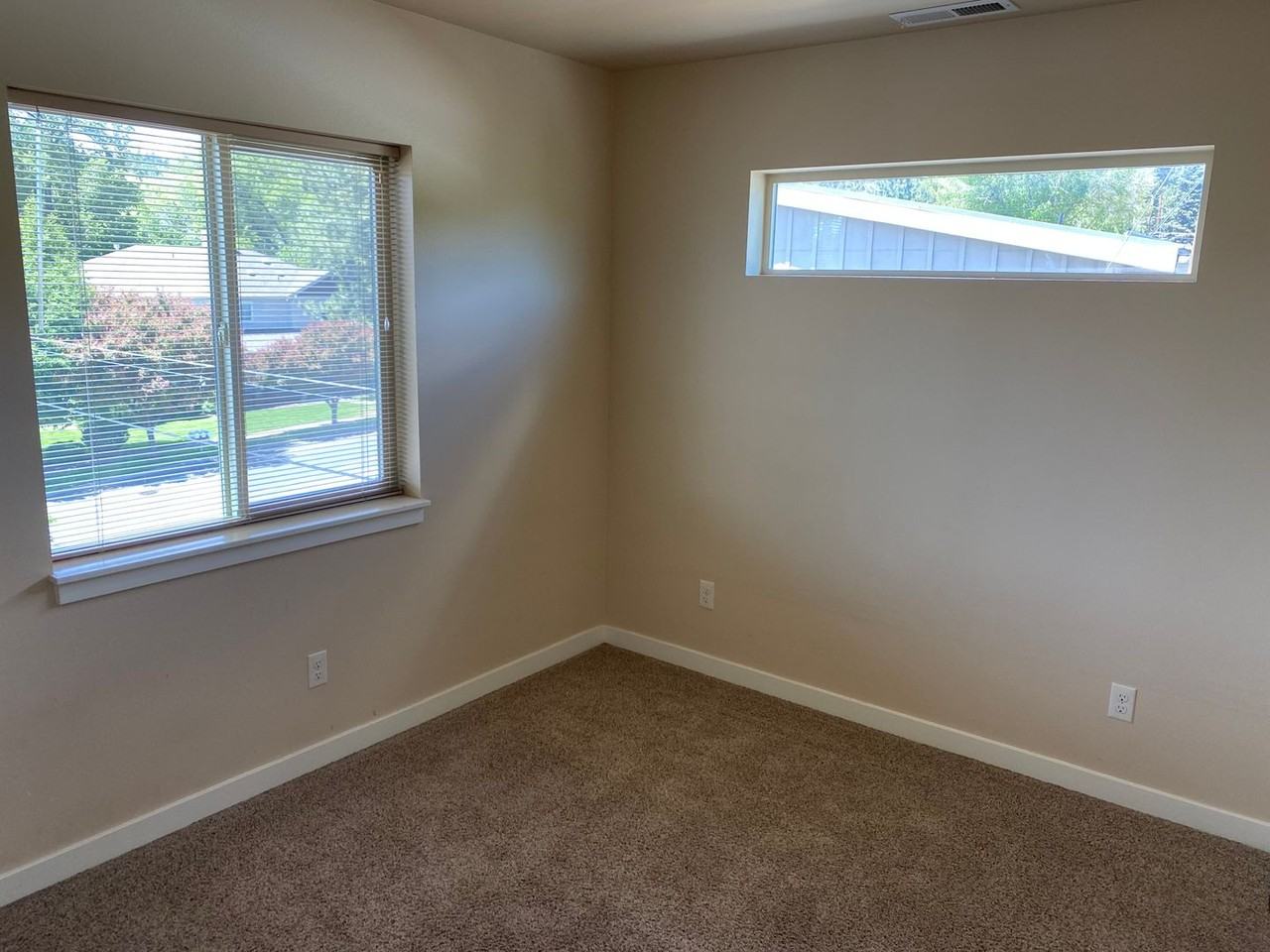 844 Nw Newport Ave - Photo 7 of 12