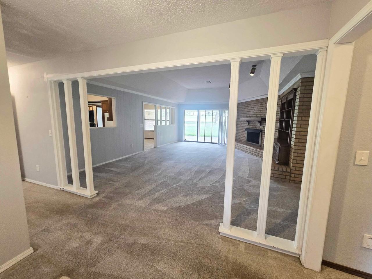 4009 Cherry Hill Ln - Photo 2 of 28