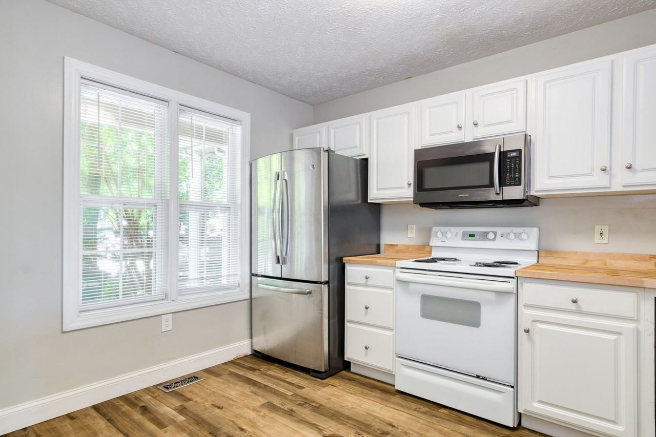 1615 Providence Blvd - Photo 7 of 17