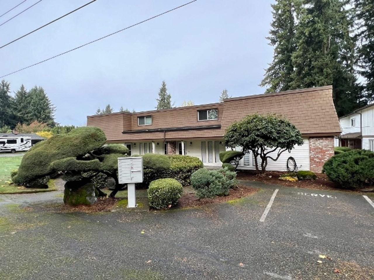 4508 6th Ave Ne - Photo 2 of 18