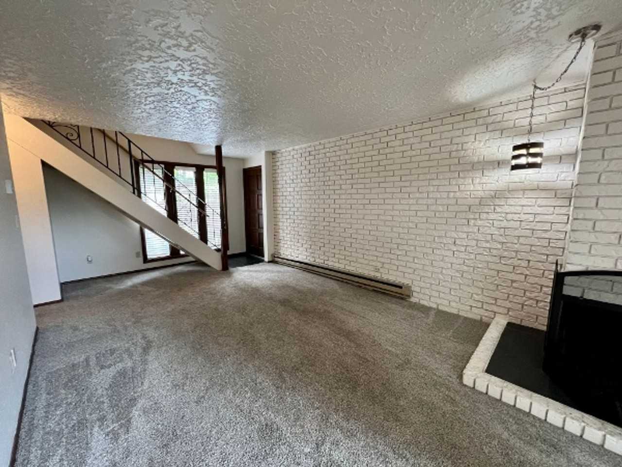 4508 6th Ave Ne - Photo 4 of 18